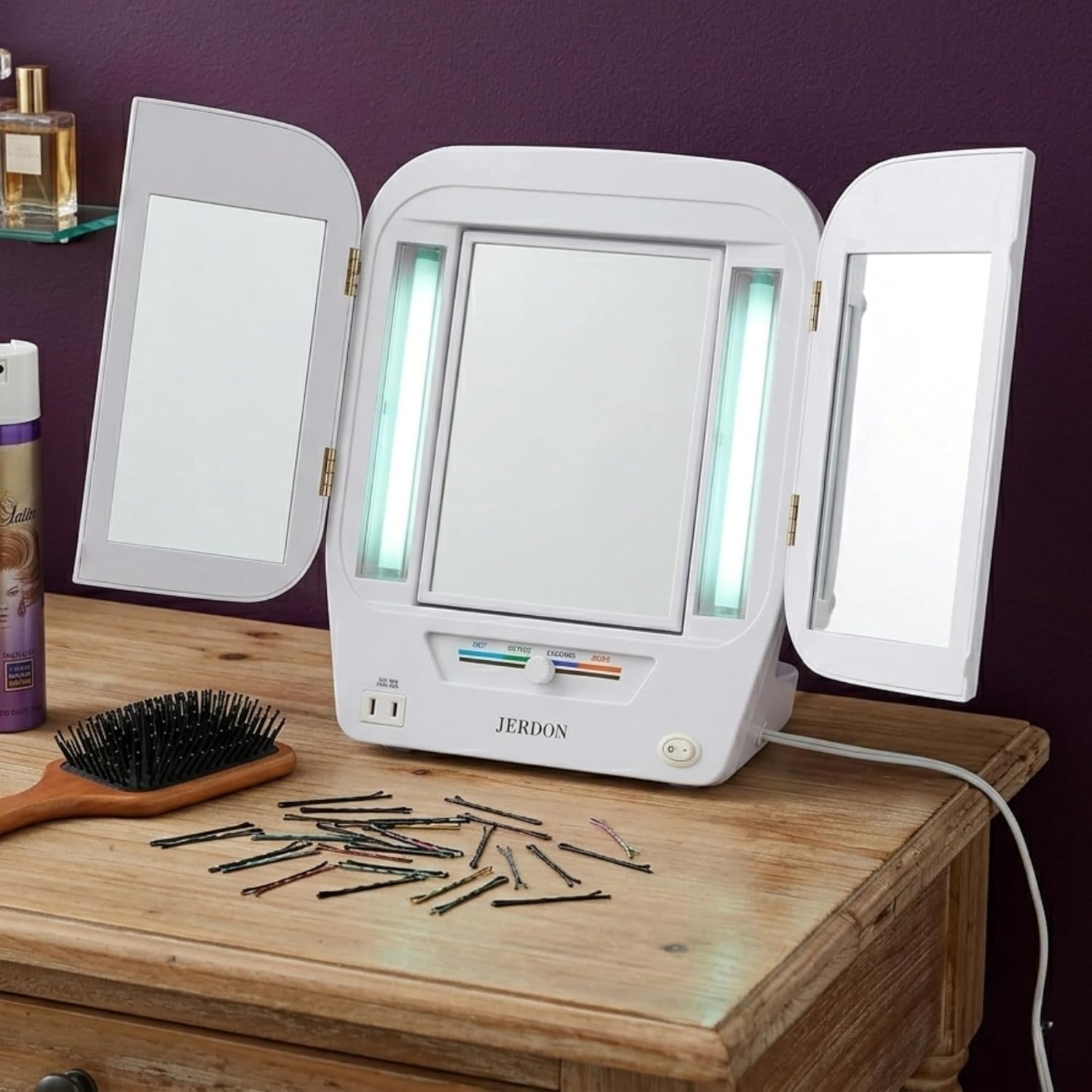 Included mirror, cord, and overall unboxing expectations.